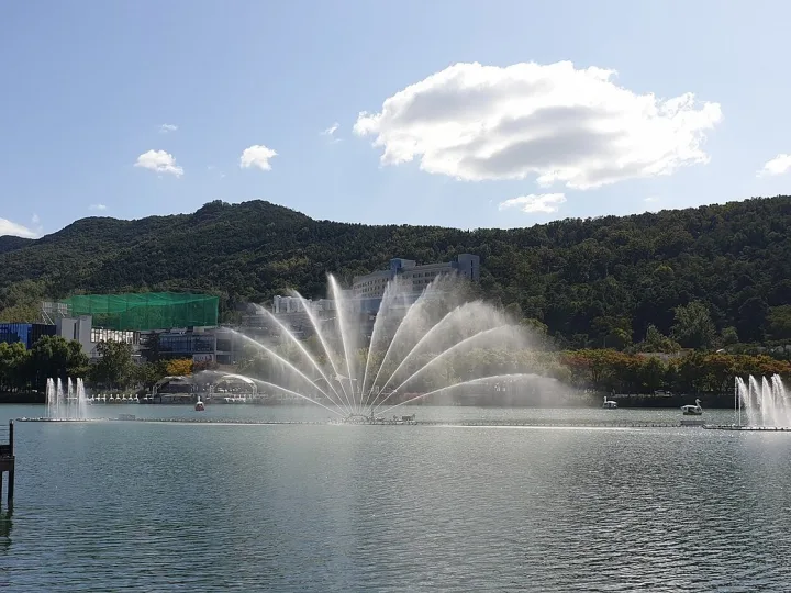 수성못 산책길에