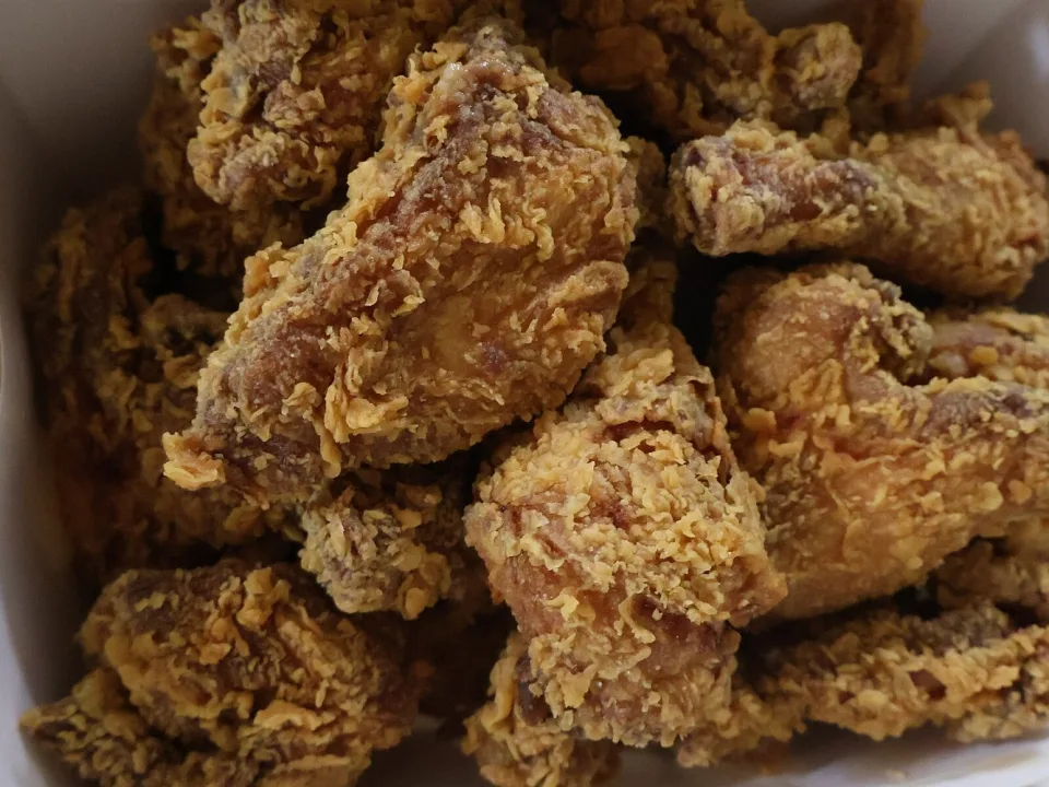 수원역 앞 치킨집, 기름은 매일 새로 갑니다