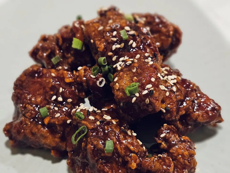 간장마늘치킨 출시했어요 (이번 달 콜라 서비스)
