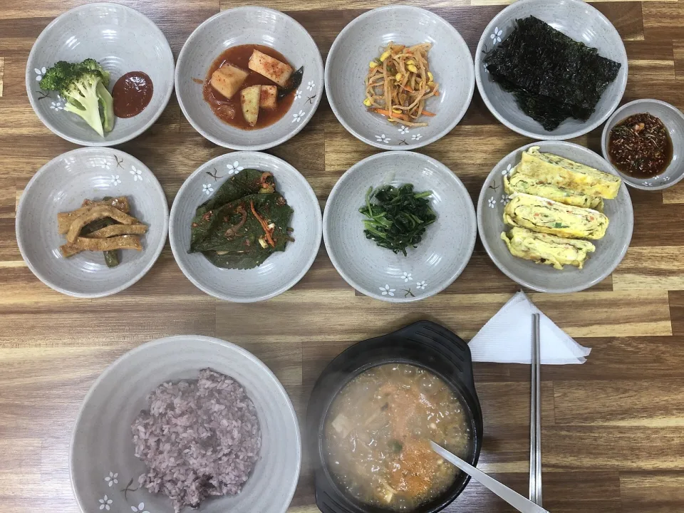 해운대 골목 김치찌개집, 평일 점심 백반 시작했어요